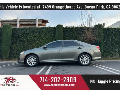 Used 2014 Toyota Camry XLE w/ Convenience Package image 11