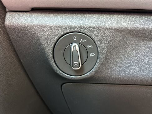 New 2026 Volkswagen Jetta SE FWD image 32