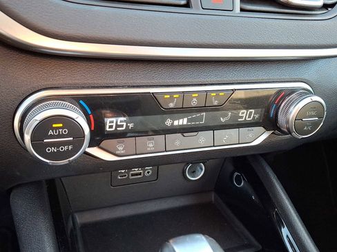 Used 2020 Nissan Altima 2.5 SV image 16