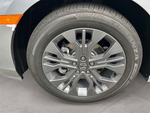 New 2026 Honda Odyssey Touring image 14