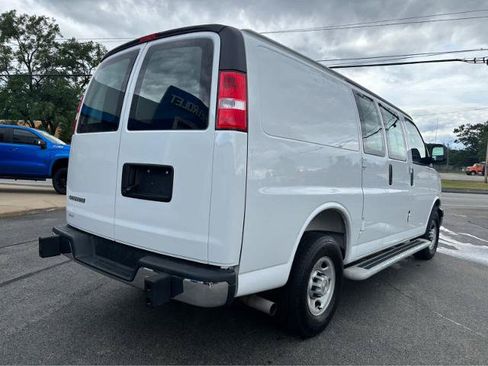 Used 2025 Chevrolet Express 2500 w/ Driver Convenience Package RWD image 10