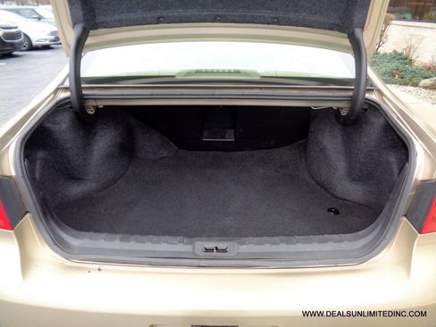 Used 2006 Buick Lucerne CX image 13