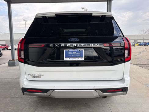 Used 2025 Ford Expedition Platinum w/ Driver's Package image 6