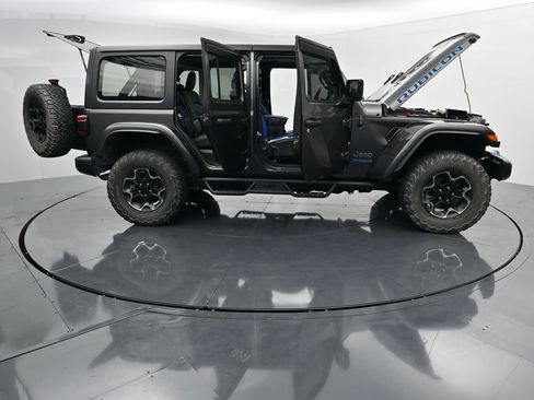 Used 2022 Jeep Wrangler Unlimited Rubicon 4xe w/ Cold Weather Group AWD/4WD image 27