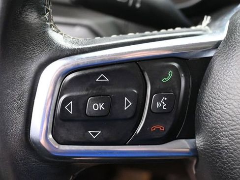 Used 2019 Jeep Wrangler Unlimited Sahara w/ Safety Group AWD/4WD image 16