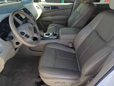 Used 2014 Nissan Pathfinder Platinum FWD image 17