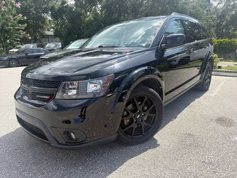 Used 2019 Dodge Journey SE w/ Premium Group FWD image 2