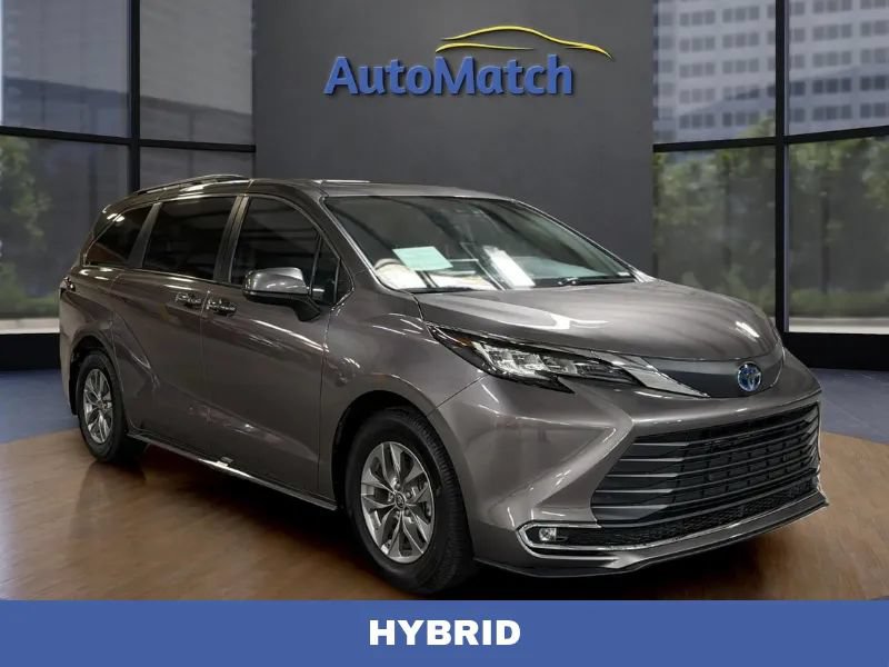 Used 2022 Toyota Sienna XLE FWD image 1