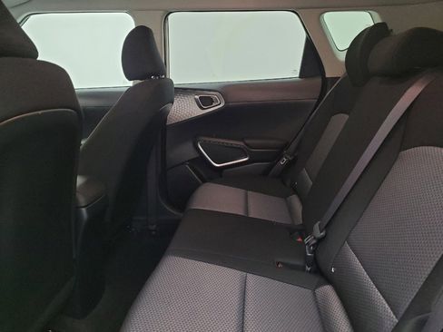 Used 2025 Kia Soul LX w/ LX Technology Package image 18