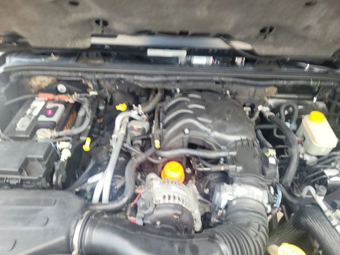 Used 2013 Jeep Wrangler Unlimited Rubicon w/ Connectivity Group image 9