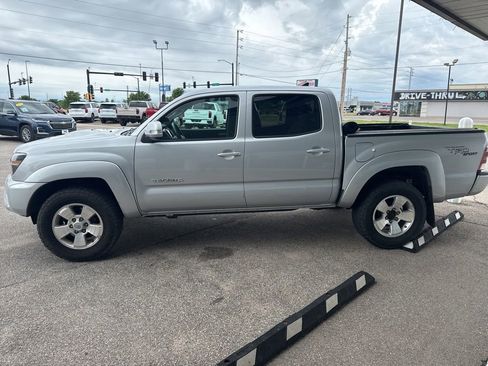 Used 2012 Toyota Tacoma 4x4 Double Cab w/ TRD Sport Pkg image 3