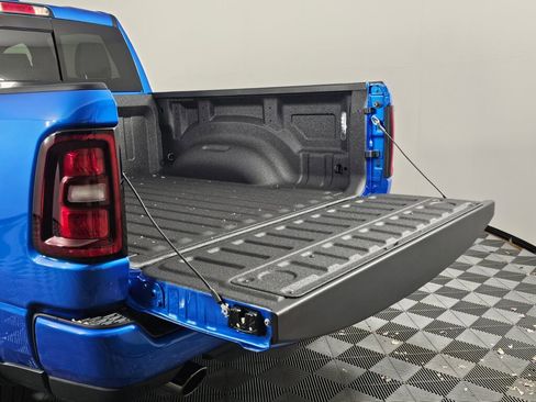 New 2026 RAM 1500 Laramie AWD/4WD image 15