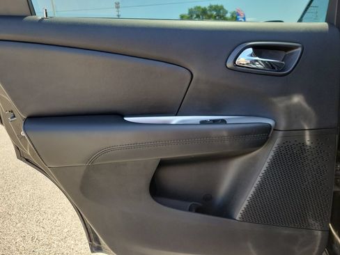 Used 2018 Dodge Journey SE FWD image 8
