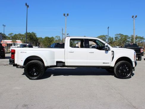 Used 2023 Ford F450 Lariat image 13