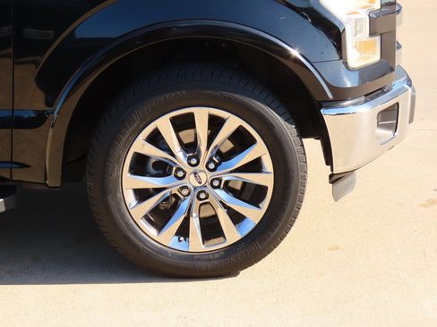 Used 2016 Ford F150 Lariat image 9