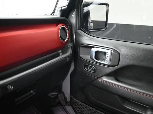 Used 2021 Jeep Gladiator Rubicon AWD/4WD image 9