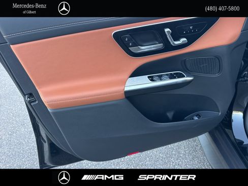 Used 2024 Mercedes-Benz GLC 300 image 11