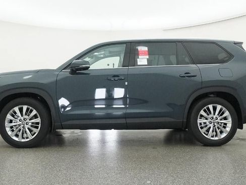 New 2026 Toyota Grand Highlander AWD image 19