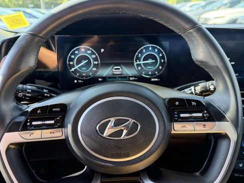 Used 2023 Hyundai Elantra Limited FWD image 23