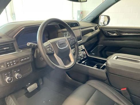 Used 2024 GMC Yukon Denali AWD/4WD image 12