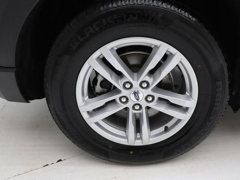 Used 2020 Ford Explorer XLT image 10