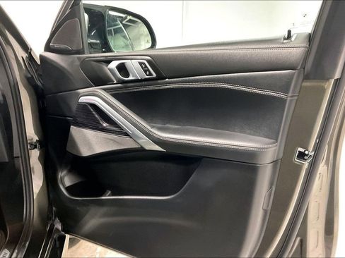 Used 2025 BMW X6 M60i AWD/4WD image 23