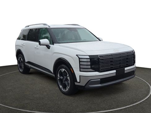 Certified 2026 Hyundai Palisade Limited AWD/4WD image 9