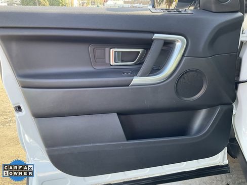 Used 2019 Land Rover Discovery Sport SE image 23