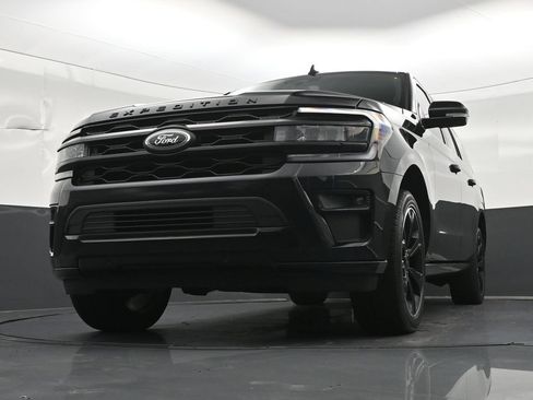 Used 2024 Ford Expedition Max Limited AWD/4WD image 32