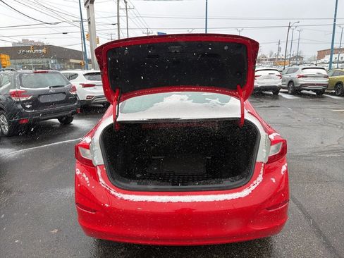Used 2017 Chevrolet Cruze LT w/ Convenience Package image 12