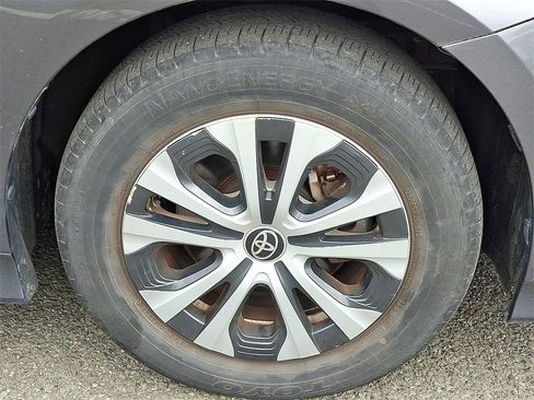 Used 2020 Toyota Prius Prime XLE image 9