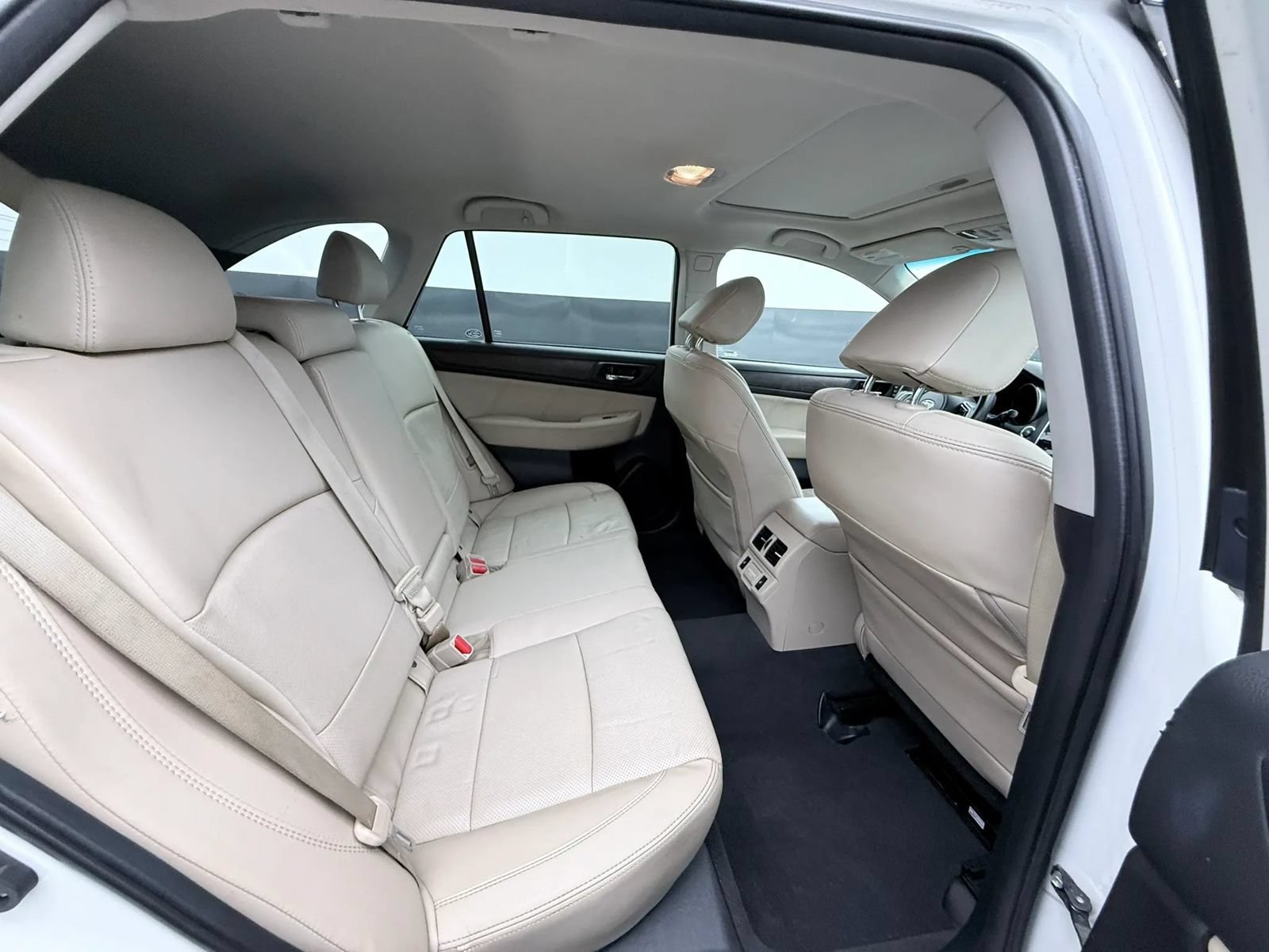 Used 2018 Subaru Outback 3.6R Limited AWD/4WD image 19
