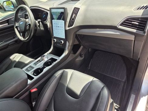 Used 2021 Ford Edge Titanium FWD image 16