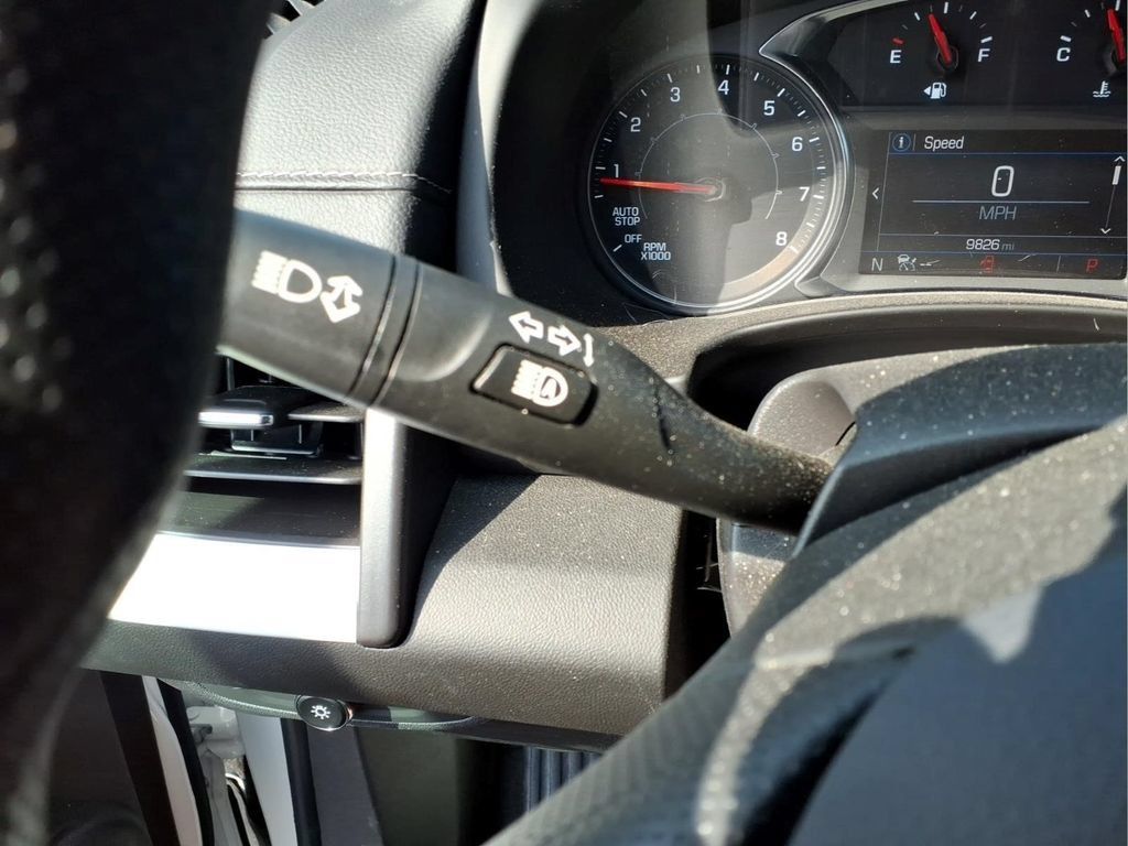 Used 2024 GMC Terrain SLE w/ Driver Convenience Package FWD image 18