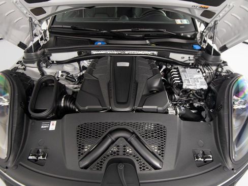 New 2026 Porsche Macan GTS image 39