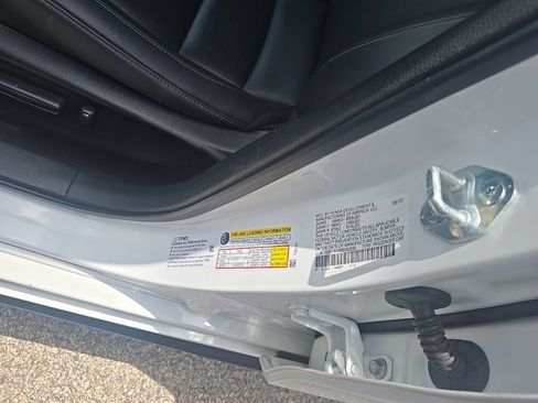 Used 2024 Honda Civic EX-L image 17