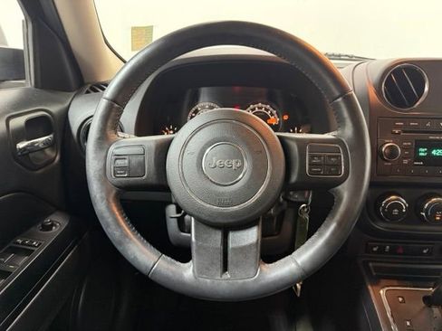 Used 2017 Jeep Patriot High Altitude FWD image 17