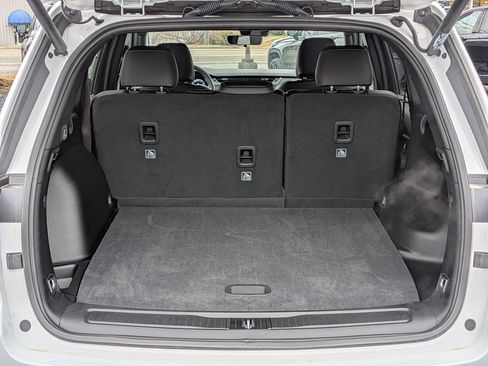 New 2025 Jeep Grand Cherokee Altitude image 33