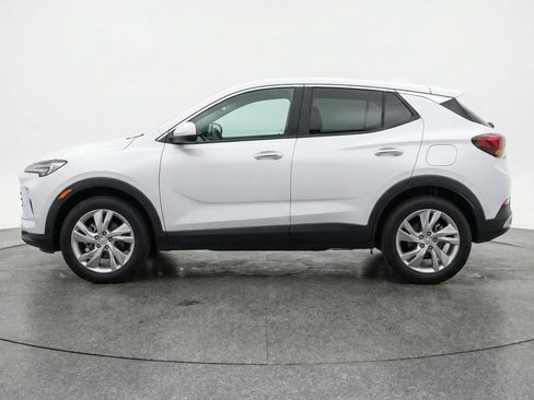 Used 2025 Buick Encore GX Preferred AWD/4WD image 5
