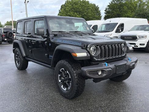 Used 2025 Jeep Wrangler Unlimited Rubicon 4xe w/ Convenience Group AWD/4WD image 4