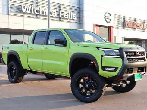 New 2026 Nissan Frontier PRO-4X w/ Pro-4x Convenience Package image 1