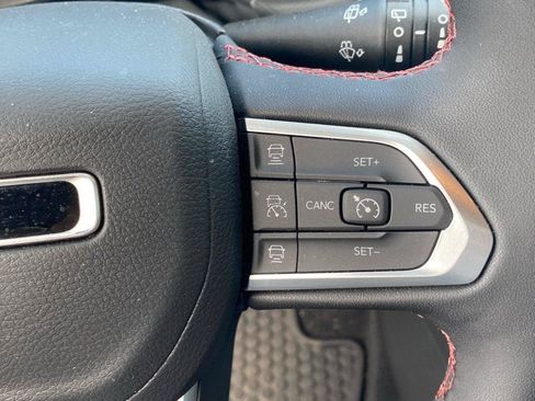 Used 2026 Jeep Compass Trailhawk w/ Sun, Sound & Navigation Group AWD/4WD image 19