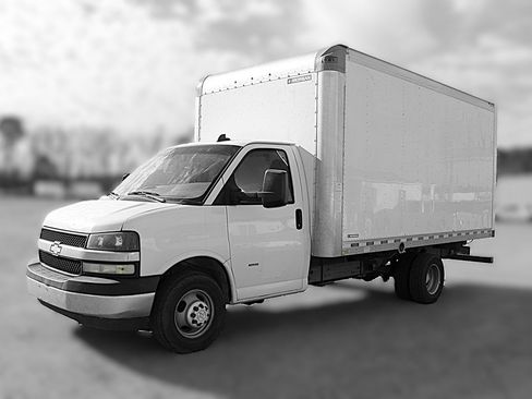 Used 2021 Chevrolet Express 3500 w/ Power Convenience Package image 3