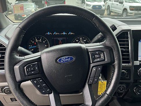 Used 2016 Ford F150 XLT w/ Equipment Group 302A Luxury image 9