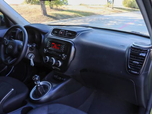 Used 2016 Kia Soul FWD image 22