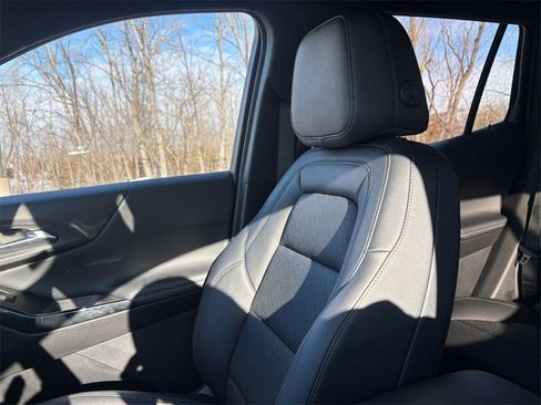 Used 2025 Chevrolet Equinox LT w/ Convenience Package II image 30