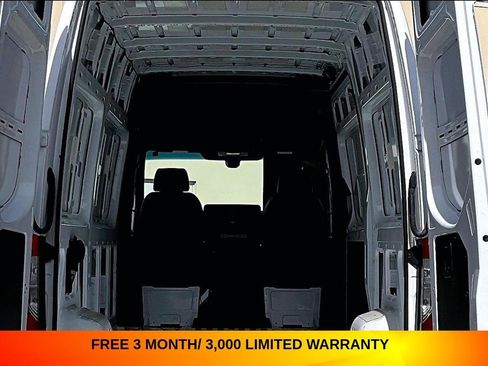 Used 2024 Mercedes-Benz Sprinter 2500 w/ Acoustic Package image 31
