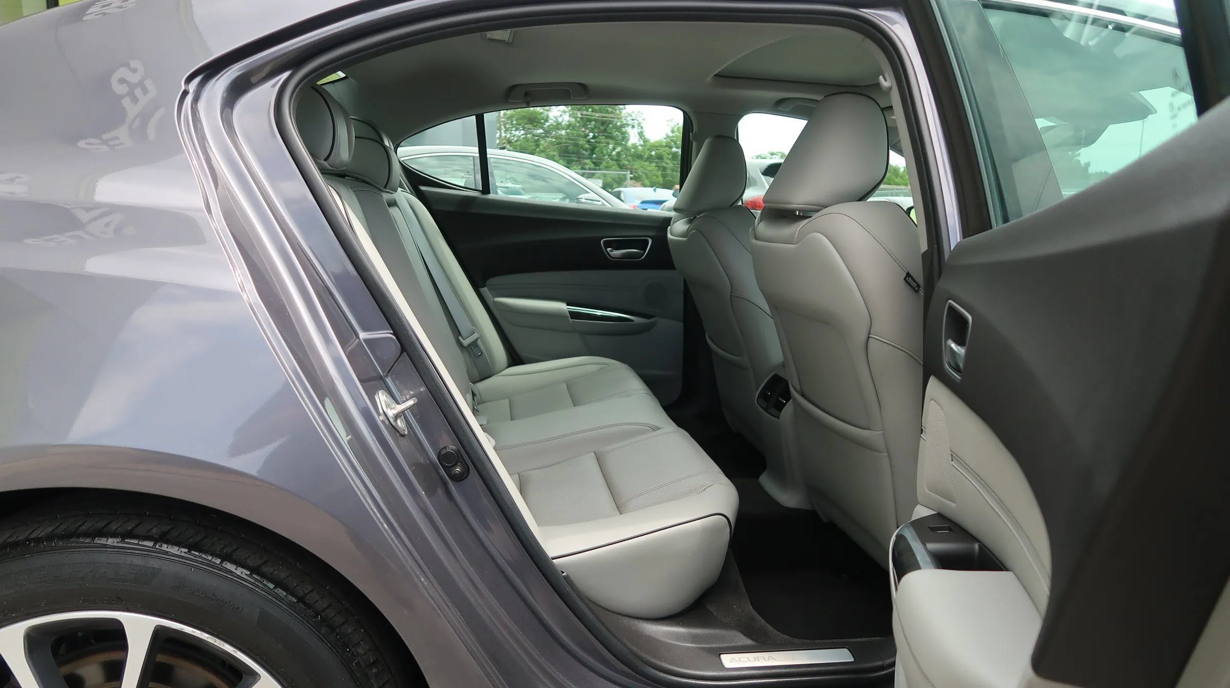 Used 2018 Acura TLX w/ Technology Package FWD image 22
