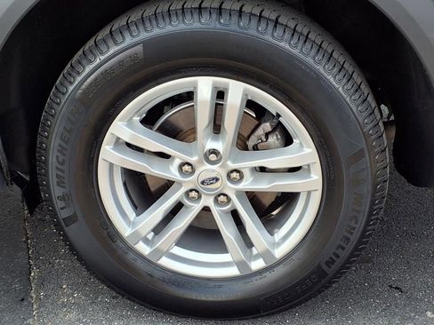 Certified 2023 Ford Explorer XLT image 9