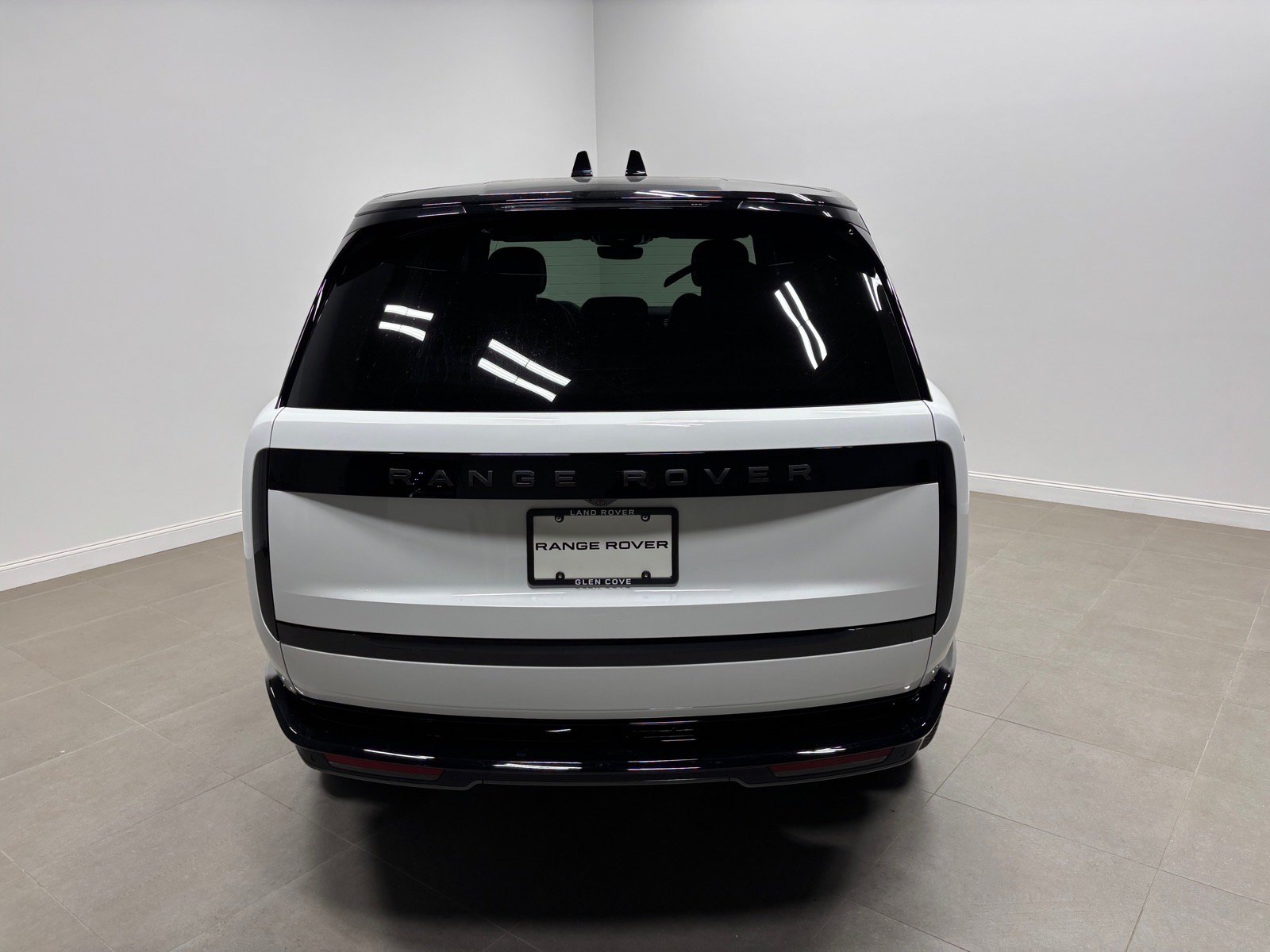 Used 2026 Land Rover Range Rover SE AWD/4WD image 8